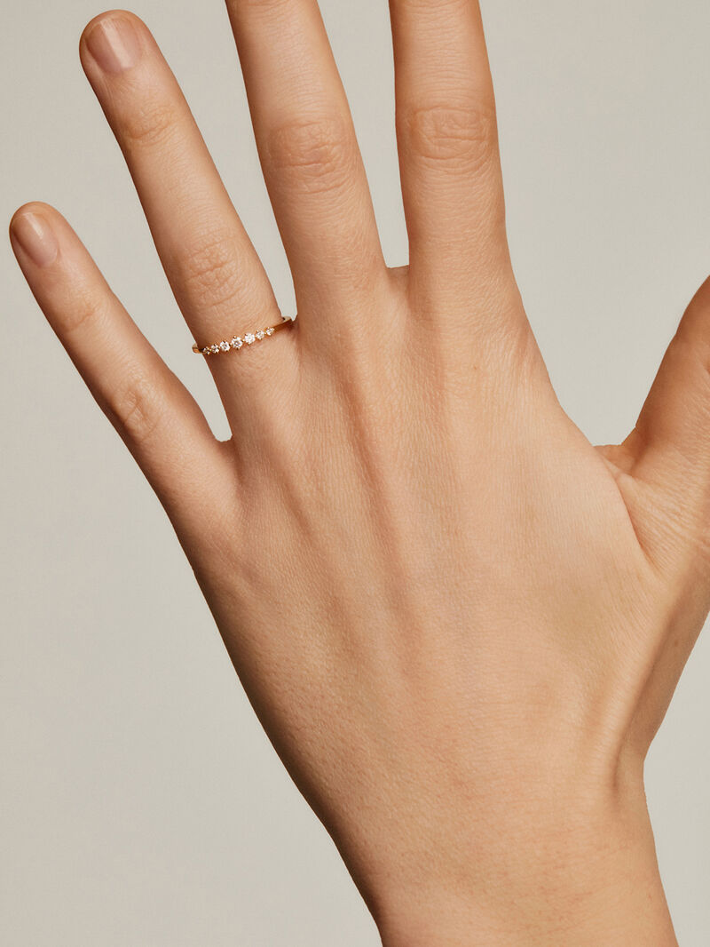 18K yellow gold ring with brilliant cut diamonds image number 3