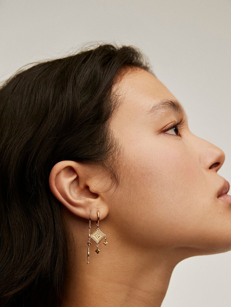 Single 9K yellow gold earring with chain and motifs. image number 5