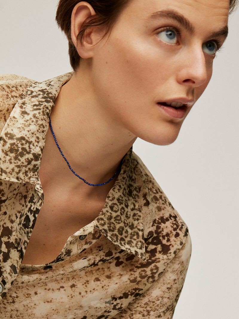 925 Silver necklace bathed in 18K yellow gold with blue lapis lazuli. image number 3