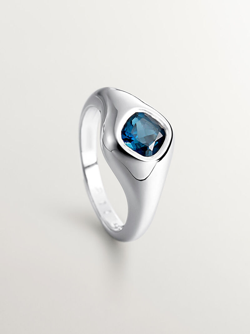 925 silver signet ring with London blue topaz image number 4