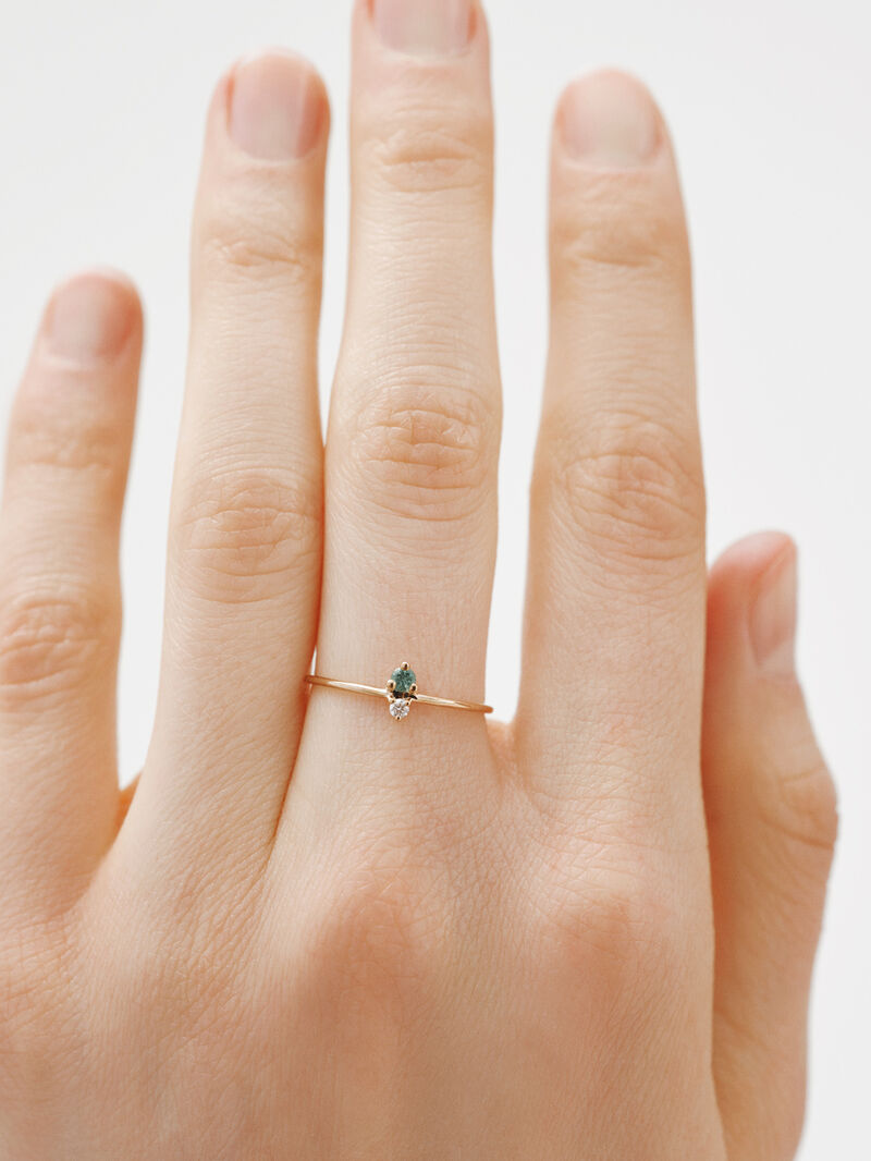 9K Yellow Gold Ring with Emerald and Diamond image number 1