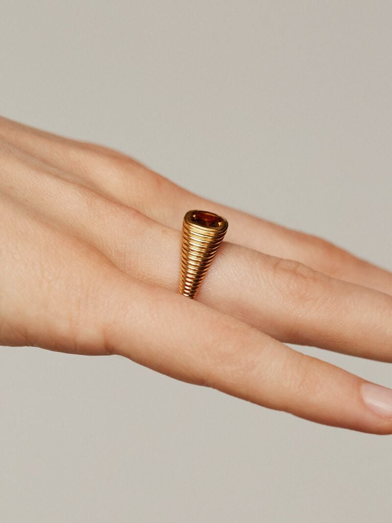 929 Silver signet ring bathed in 18K yellow gold with brown quartz and fluted texture. image number 3
