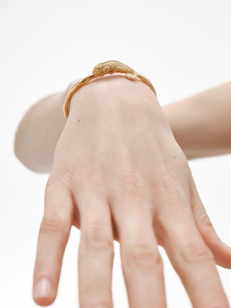 Rigid Silver Bracelet 925 Bañada in 18k yellow gold with bamboo and chameleon texture image number 1
