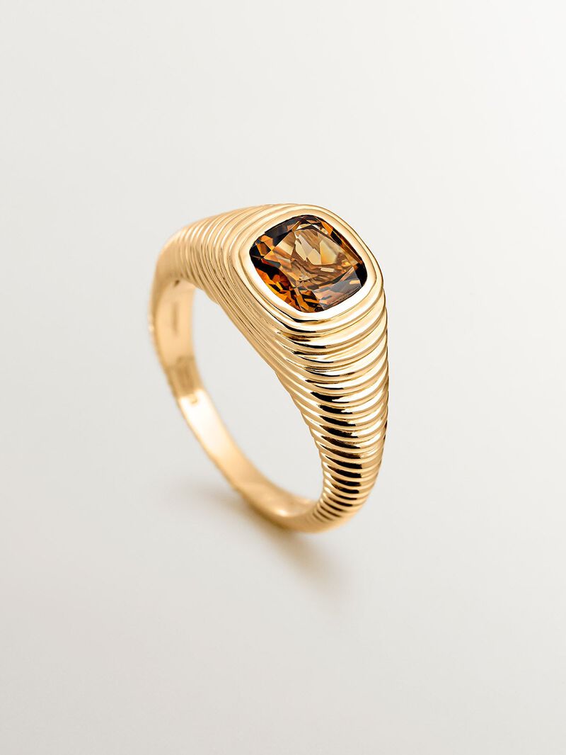 929 Silver signet ring bathed in 18K yellow gold with brown quartz and fluted texture. image number 4