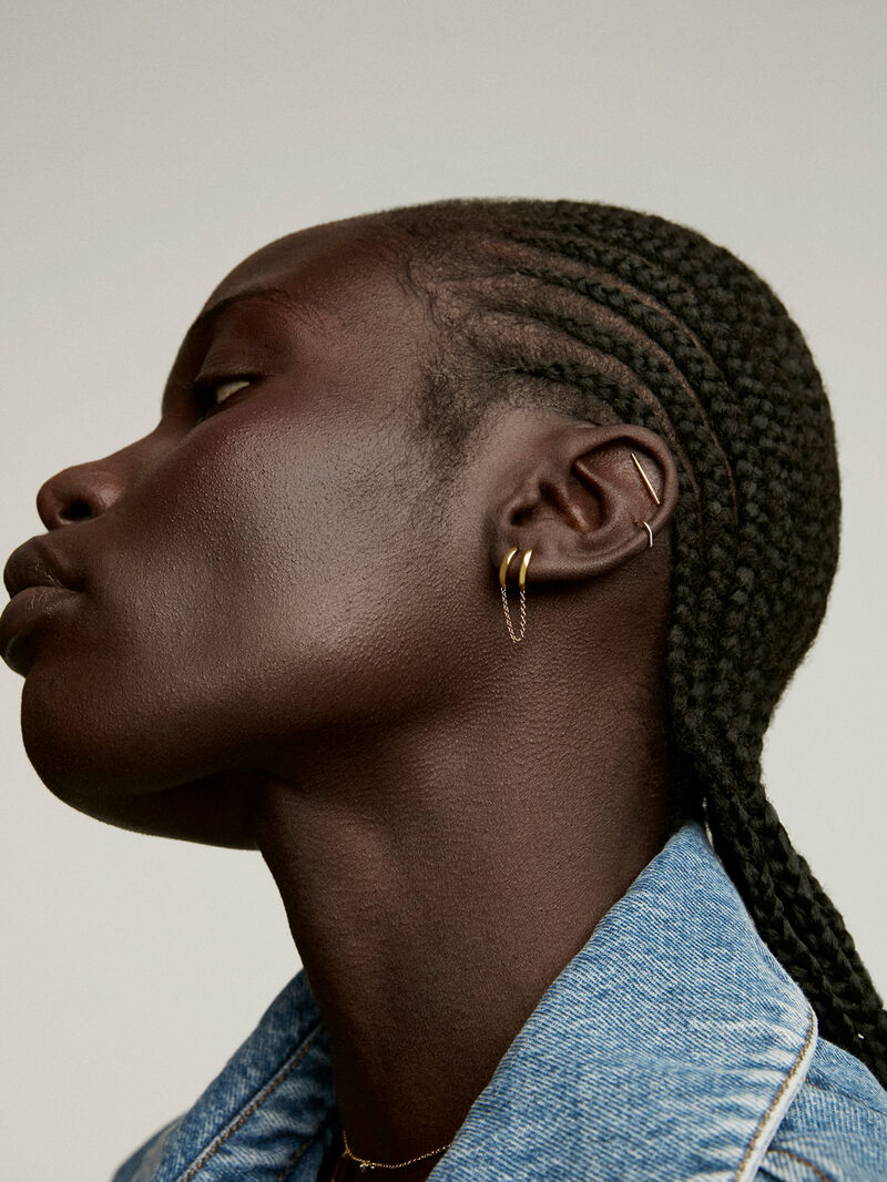 Small individual 9K yellow gold hoop earring. image number 4