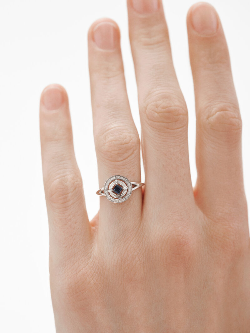 18K white gold ring with brilliant-cut diamonds and princess-cut blue sapphire image number 1
