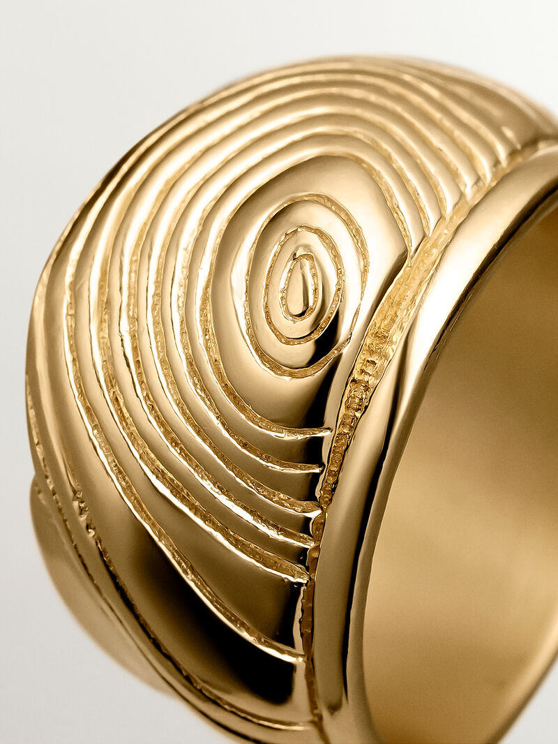 Wide 925 silver ring bathed in 18K yellow gold with embossed and irregular shape image number 4