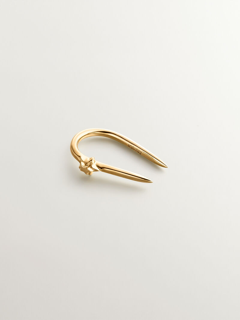 Individual open 9K yellow gold earring with star image number 2