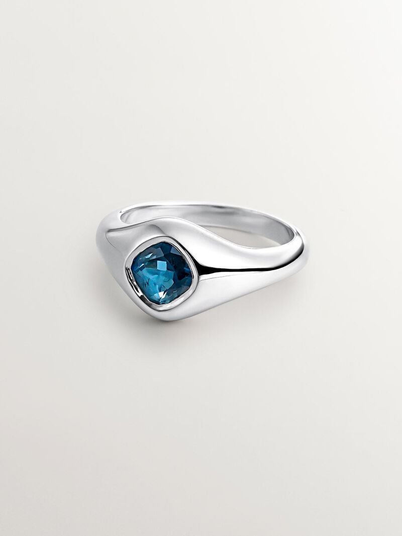 925 silver signet ring with London blue topaz image number 2