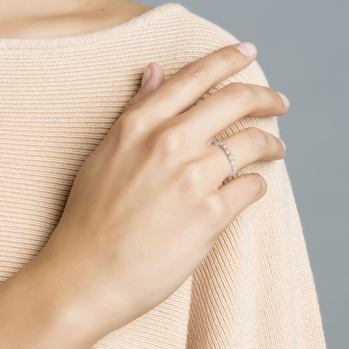 sacudir mimar Amigo Anillo nueve diamantes grises plata | Aristocrazy