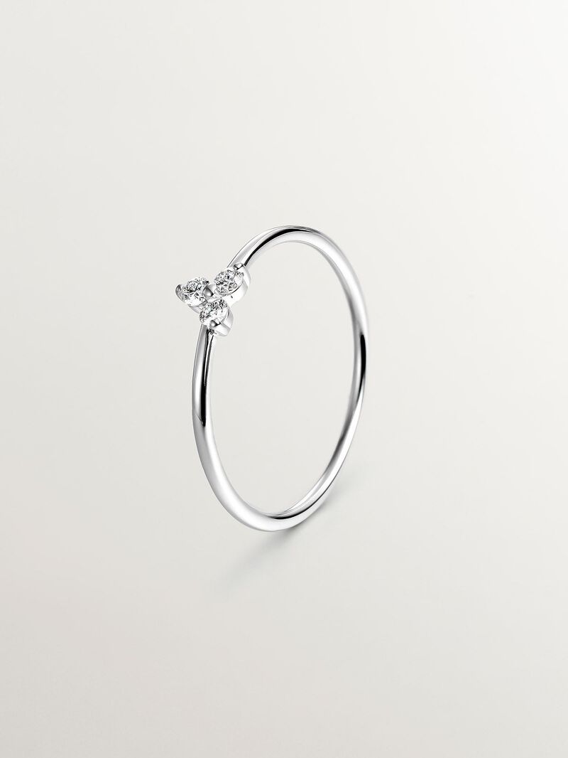 18K White Gold Ring with Diamonds image number 0