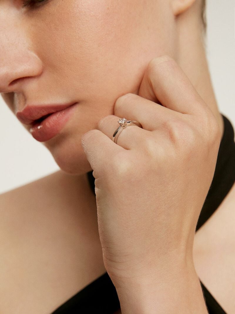 18K white gold solitary ring with 0.25 cts diamond image number 3