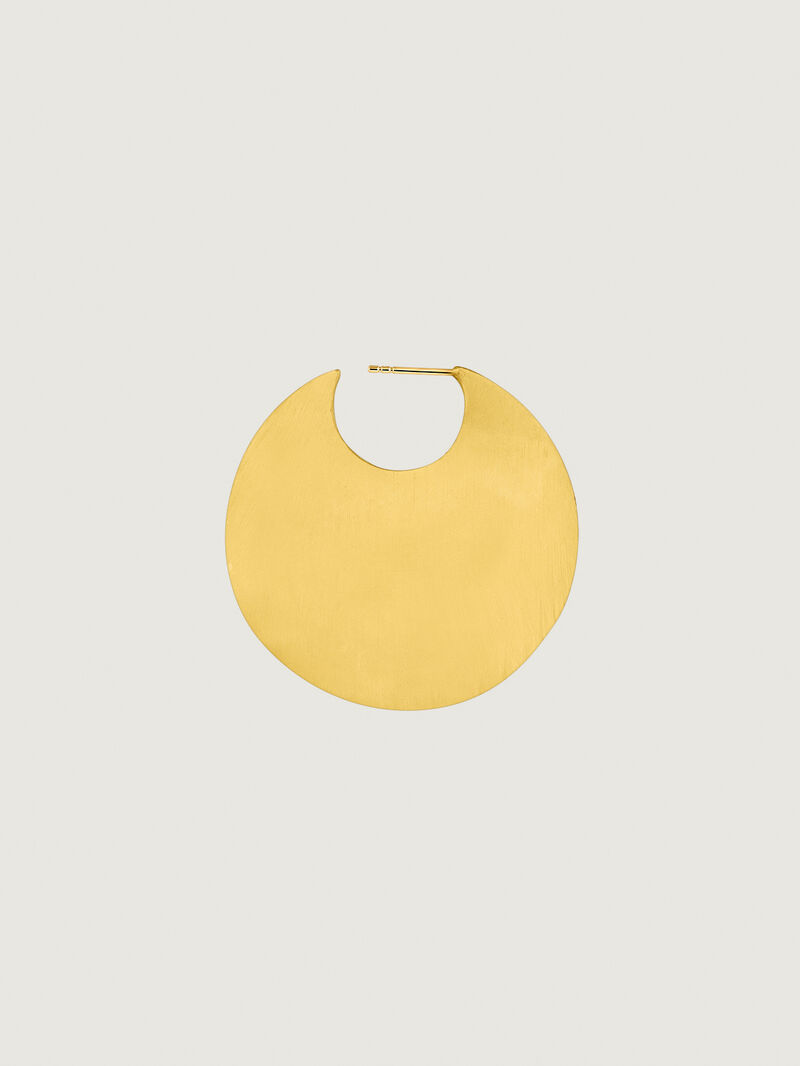 Large hoop earrings made of 925 silver, covered in 18K yellow gold with embossed detail. image number 2