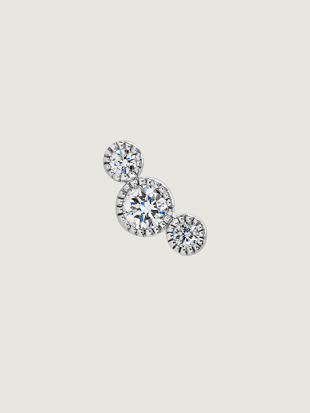Single 9K white gold earring with 0.097 cts diamonds.