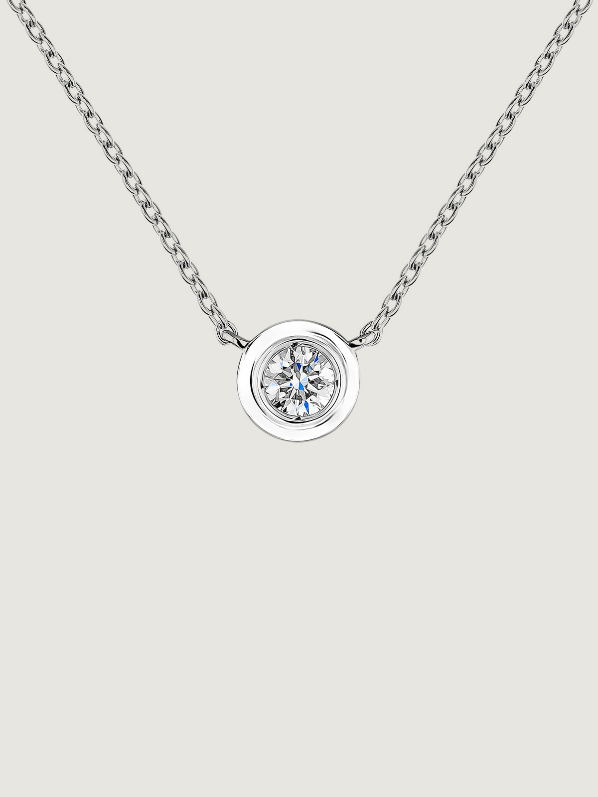 18K white gold pendant with diamond