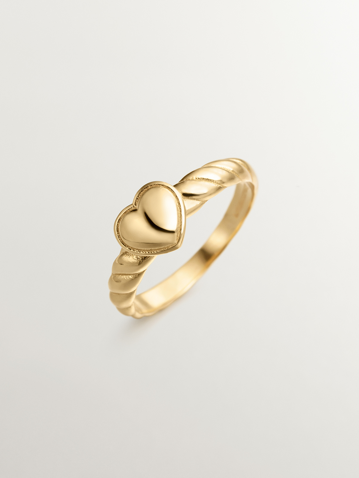 925 silver ring bathed in 18k yellow gold and chicken texture