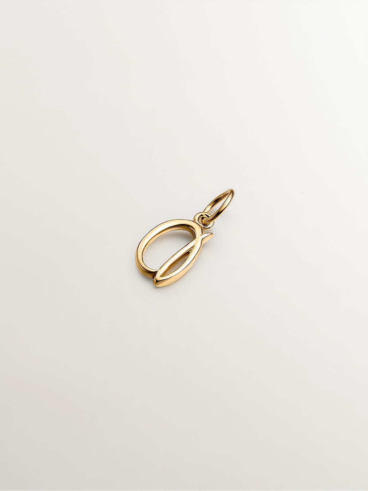 Charm de plata 925 bañada en oro amarillo de 18K con inicial D