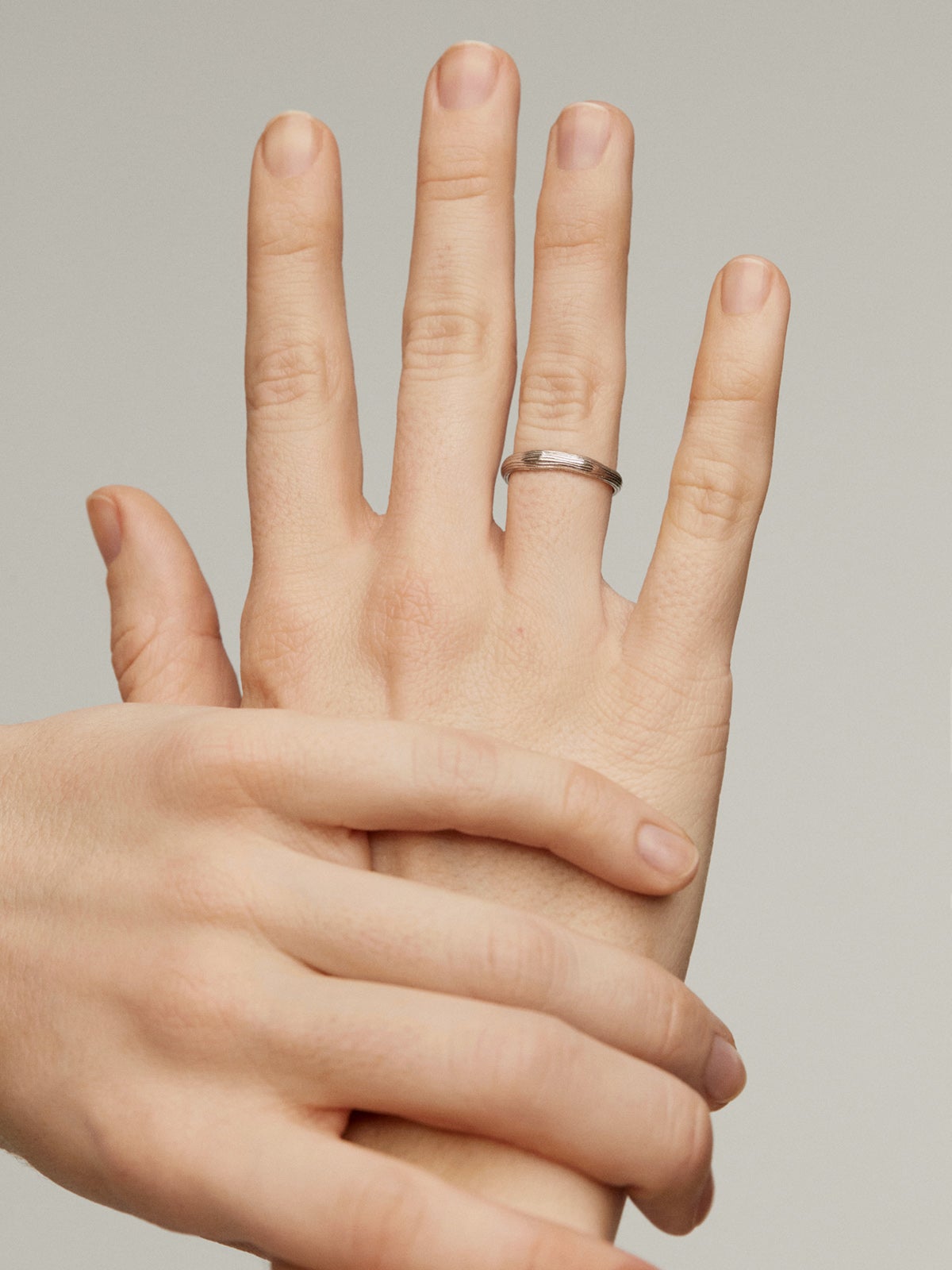 Anillo de plata 925 con relieve
