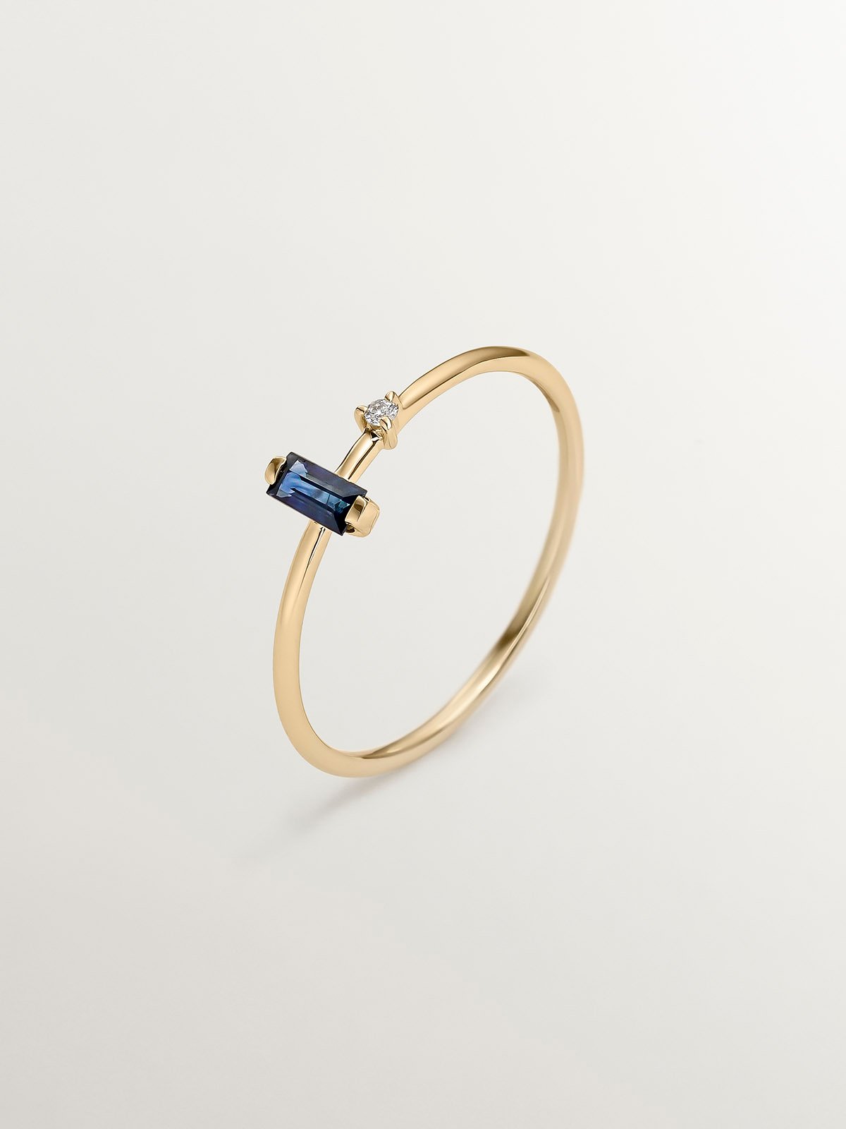 9K Yellow Gold Solitaire Ring with Blue Sapphire and Diamond