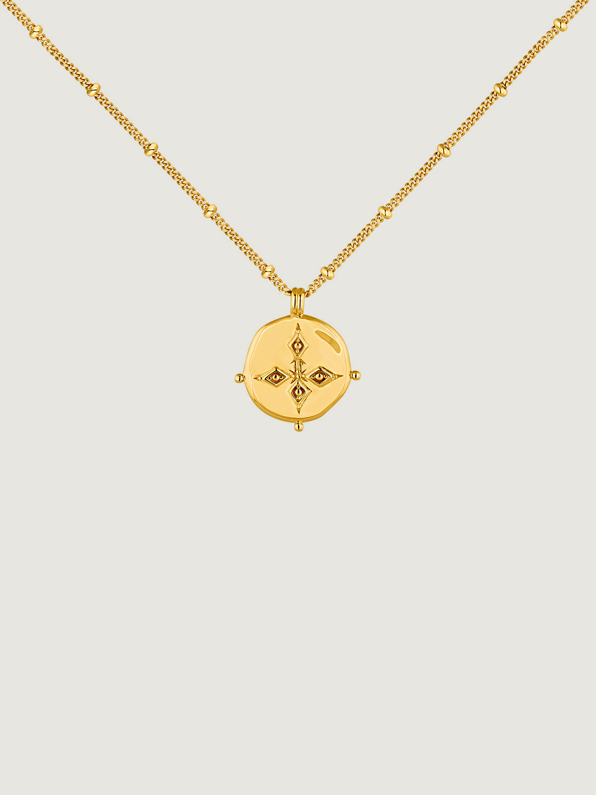 925 Silver pendant bathed in 18K yellow gold with an antique style medallion