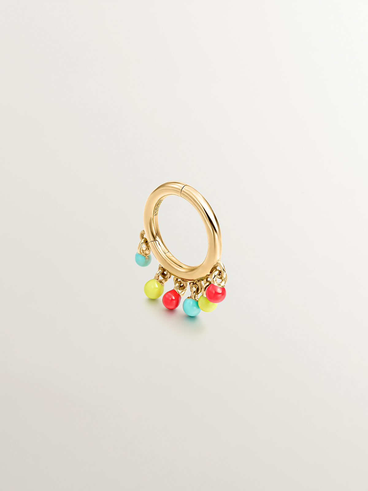 Pendiente individual de aro de oro amarillo de 9K con bolitas de esmalte multicolor