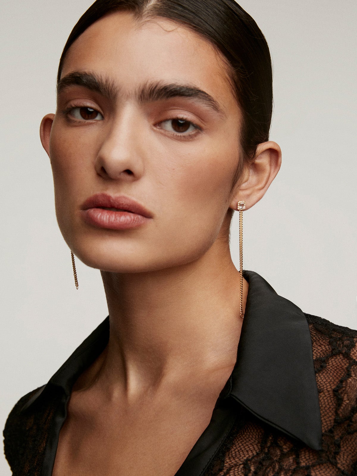 925 Silver barbed chain earrings coated in 18K yellow gold with topazes.