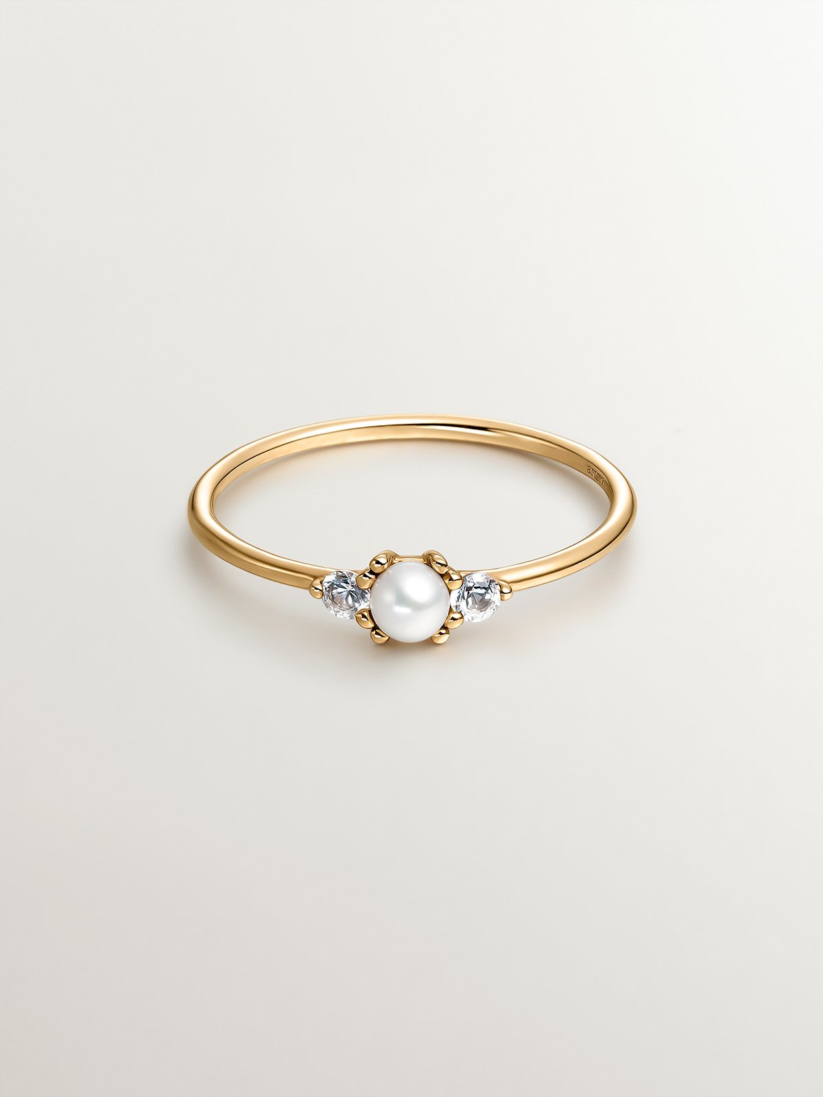 9K Yellow Gold Ring with Central Pearl and White Sapphires