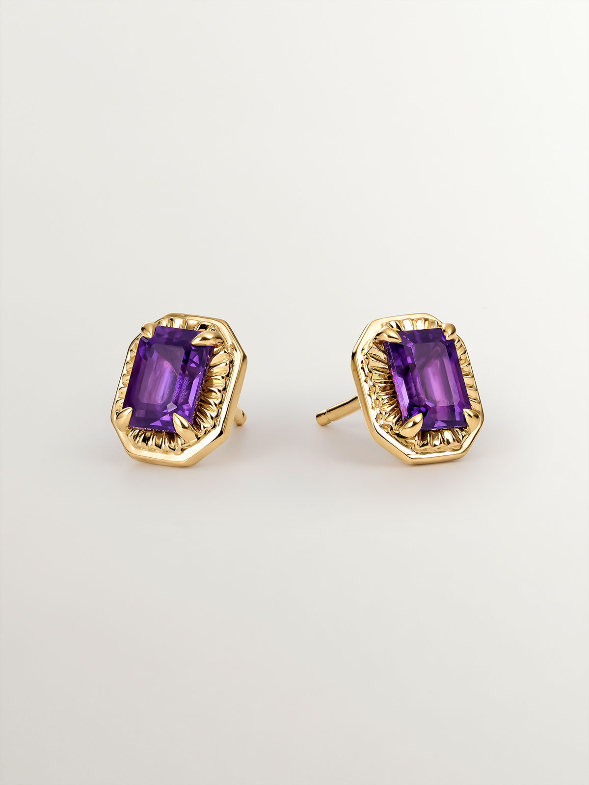 Pendientes de plata 925 bañada en oro amarillo de 18K con amatista morada
