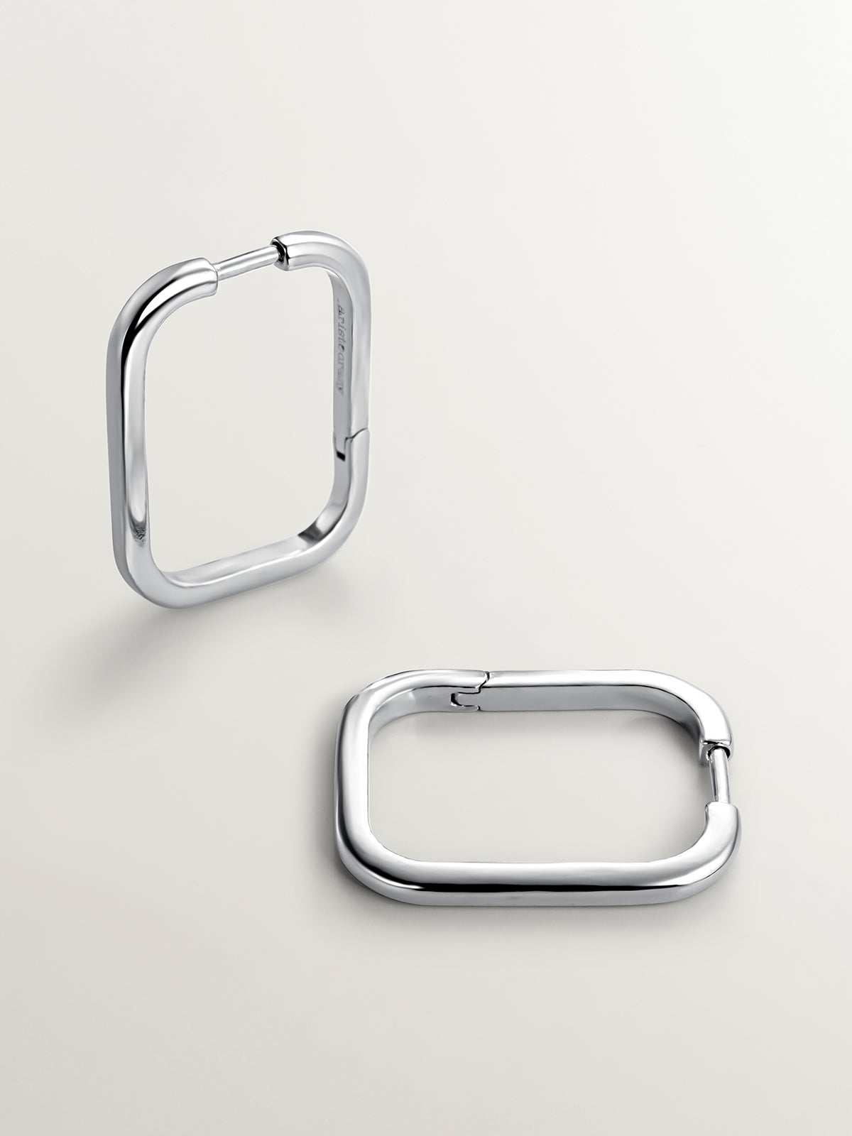 Boucles d'oreilles créoles carrées en argent 925