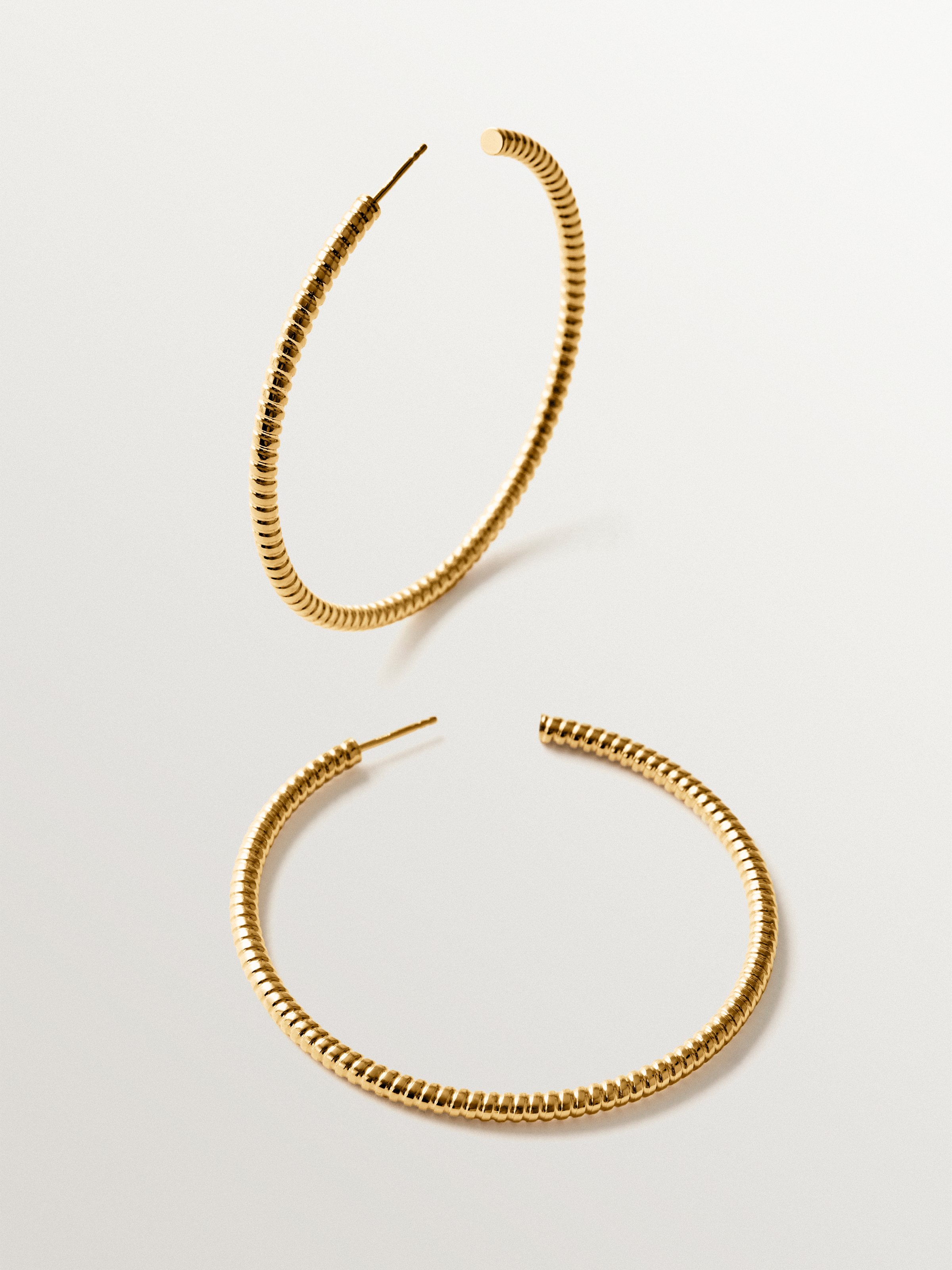 Pendientes de aro galllonados de plata 925 bañada en oro de 18K