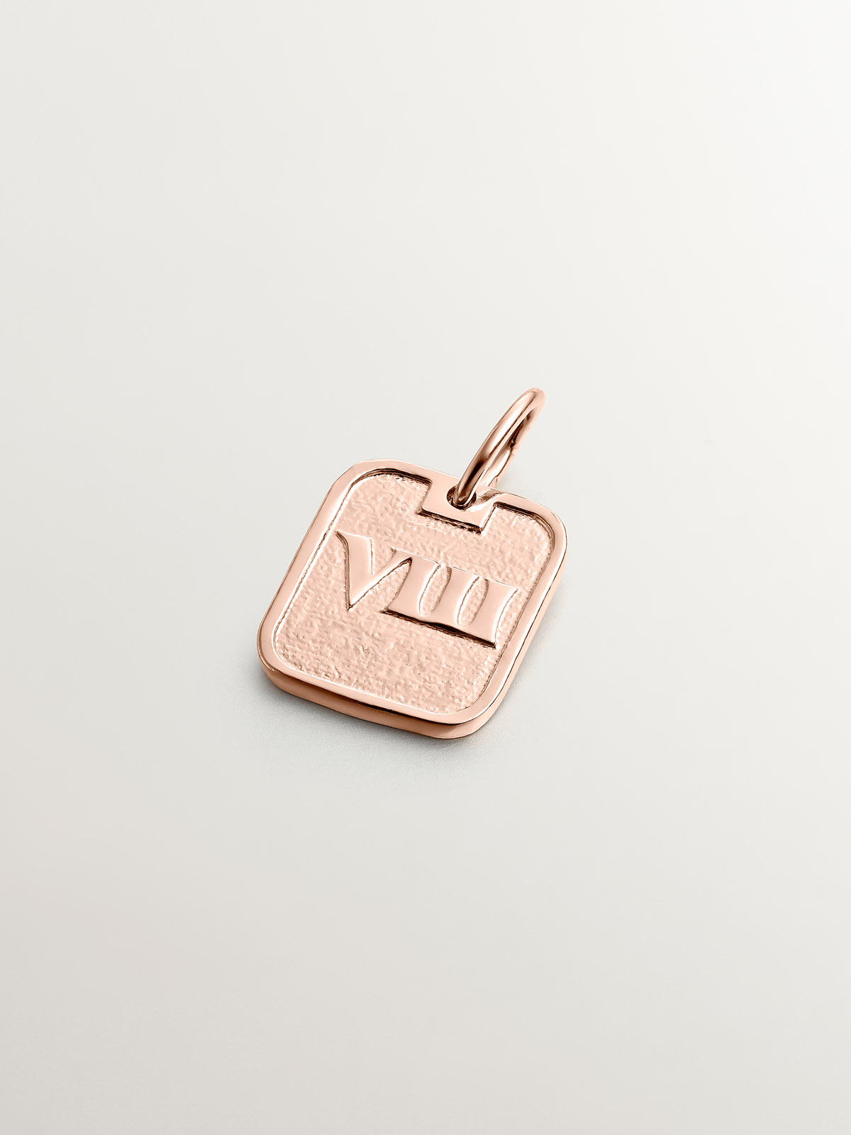Charm de plata 925 bañada en oro rosa de 18K con número 8