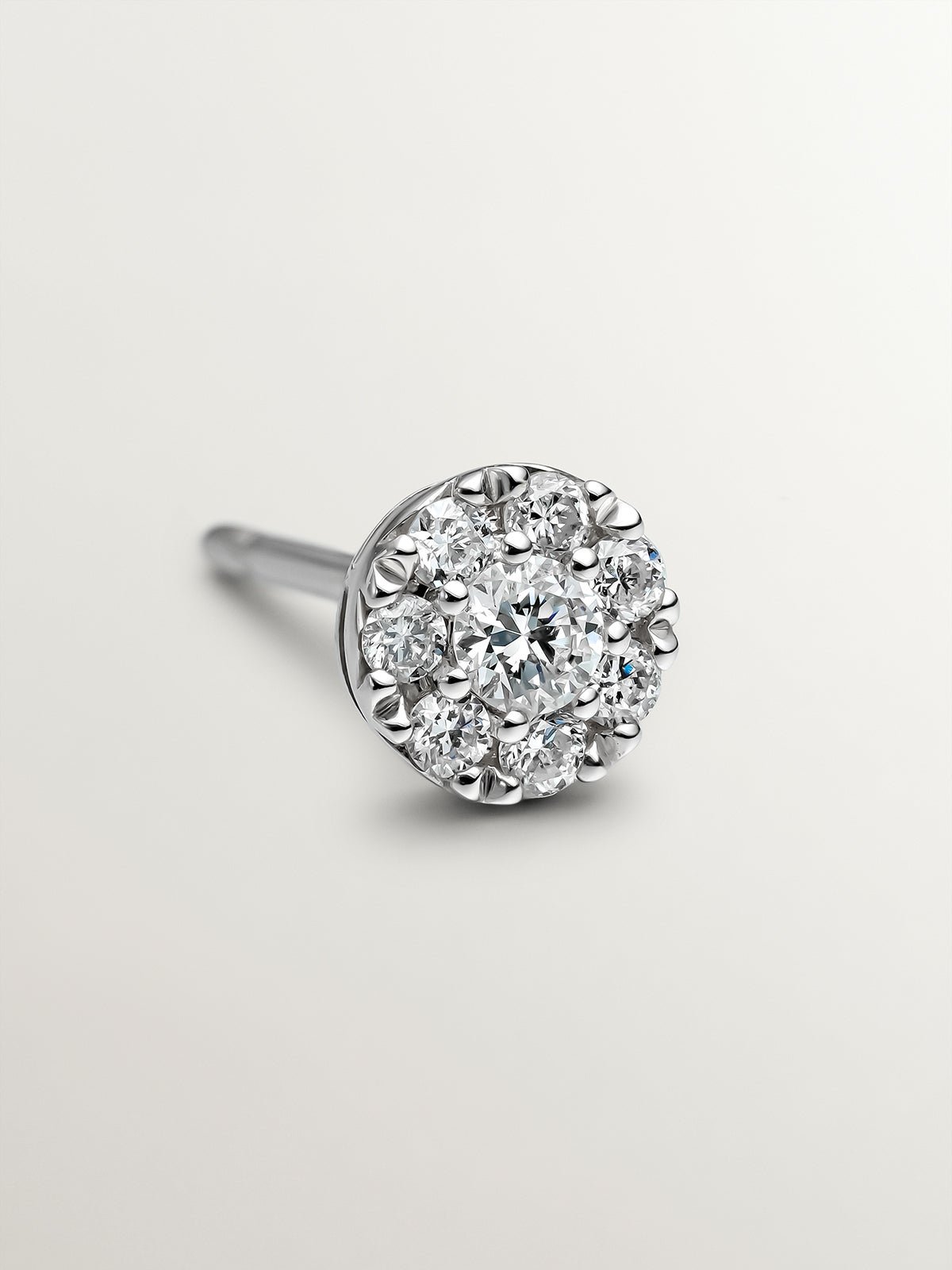Boucle d'oreille individuelle en or blanc 18K avec rosette de diamants de 0,14 cts.