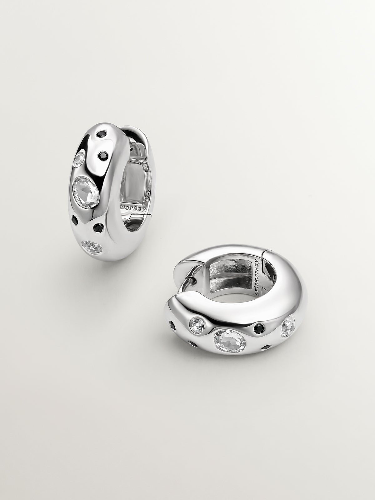Boucles d'oreilles en argent 925 avec topaze blanche et spinelles noirs