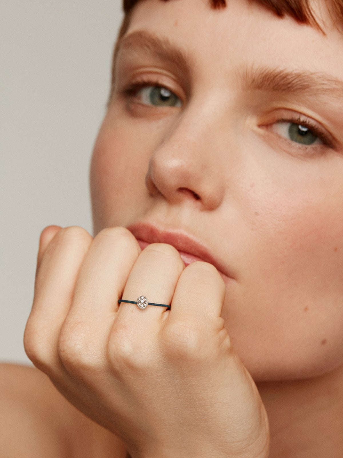 Bague en or blanc 18K et fil 18K avec diamants