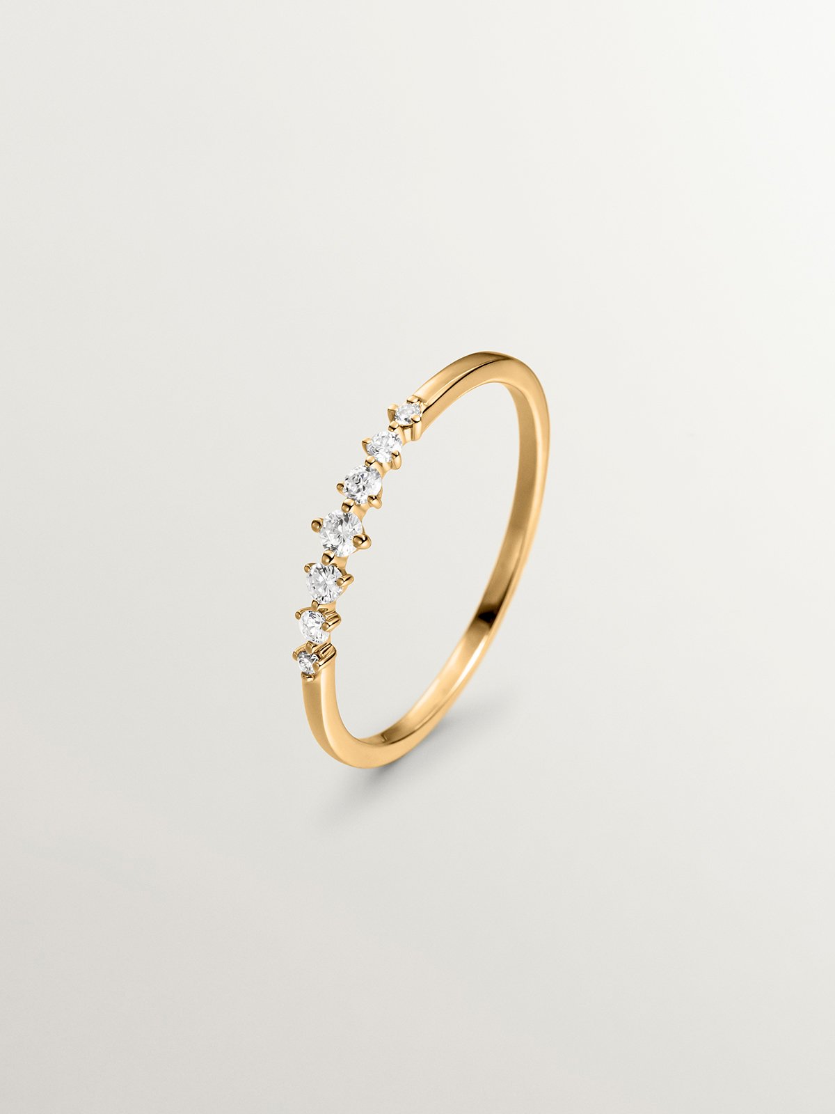 18K yellow gold ring with brilliant cut diamonds