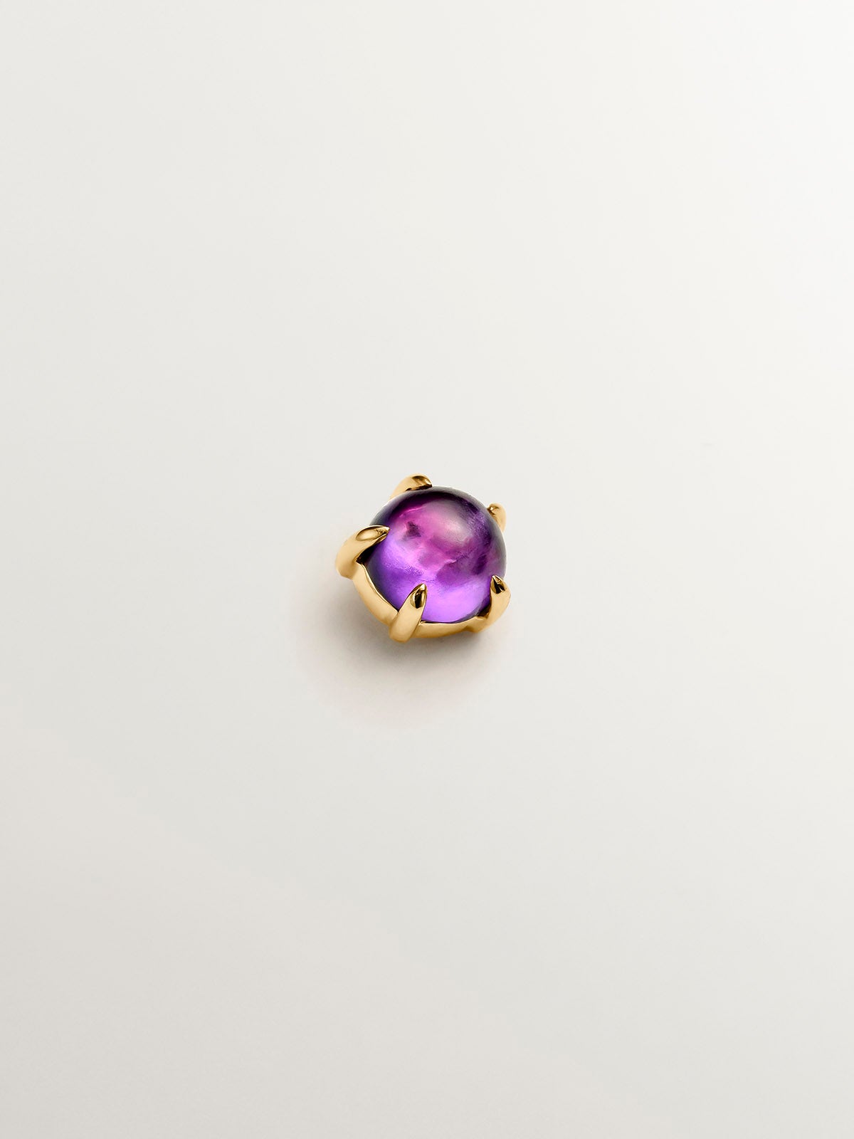 Piercing de oro amarillo de 18K con amatista morada