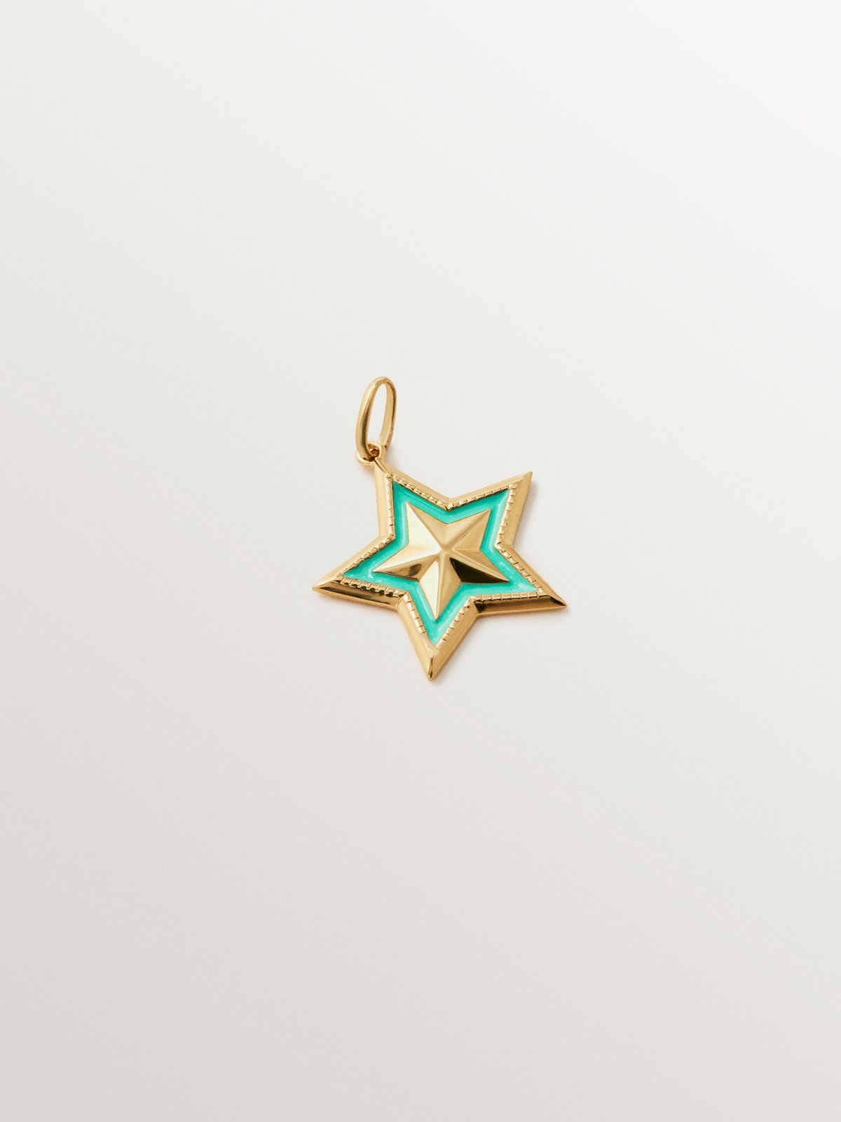 Charm de plata 925 bañada en oro amarillo de 18K y esmalte turquesa con forma de estrella