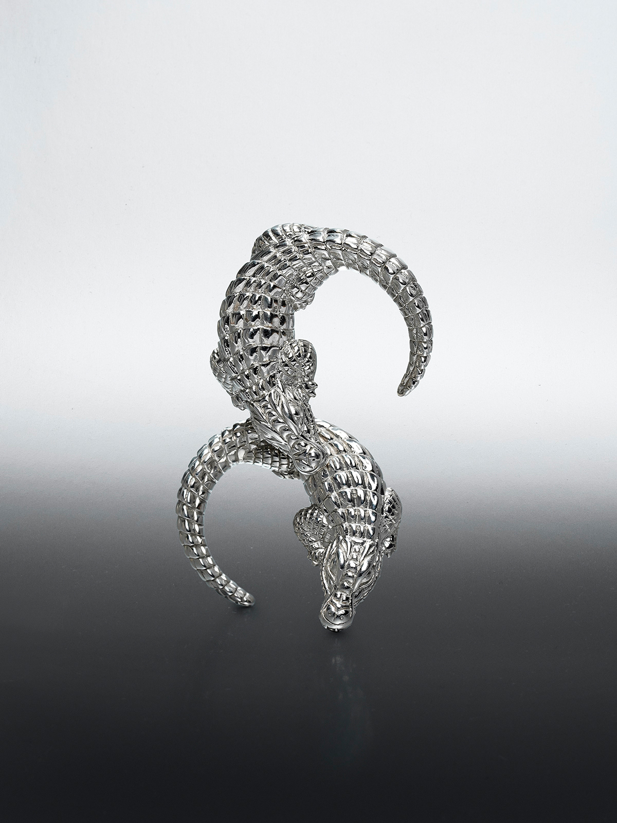 925 silver earrings shaped like crocodile