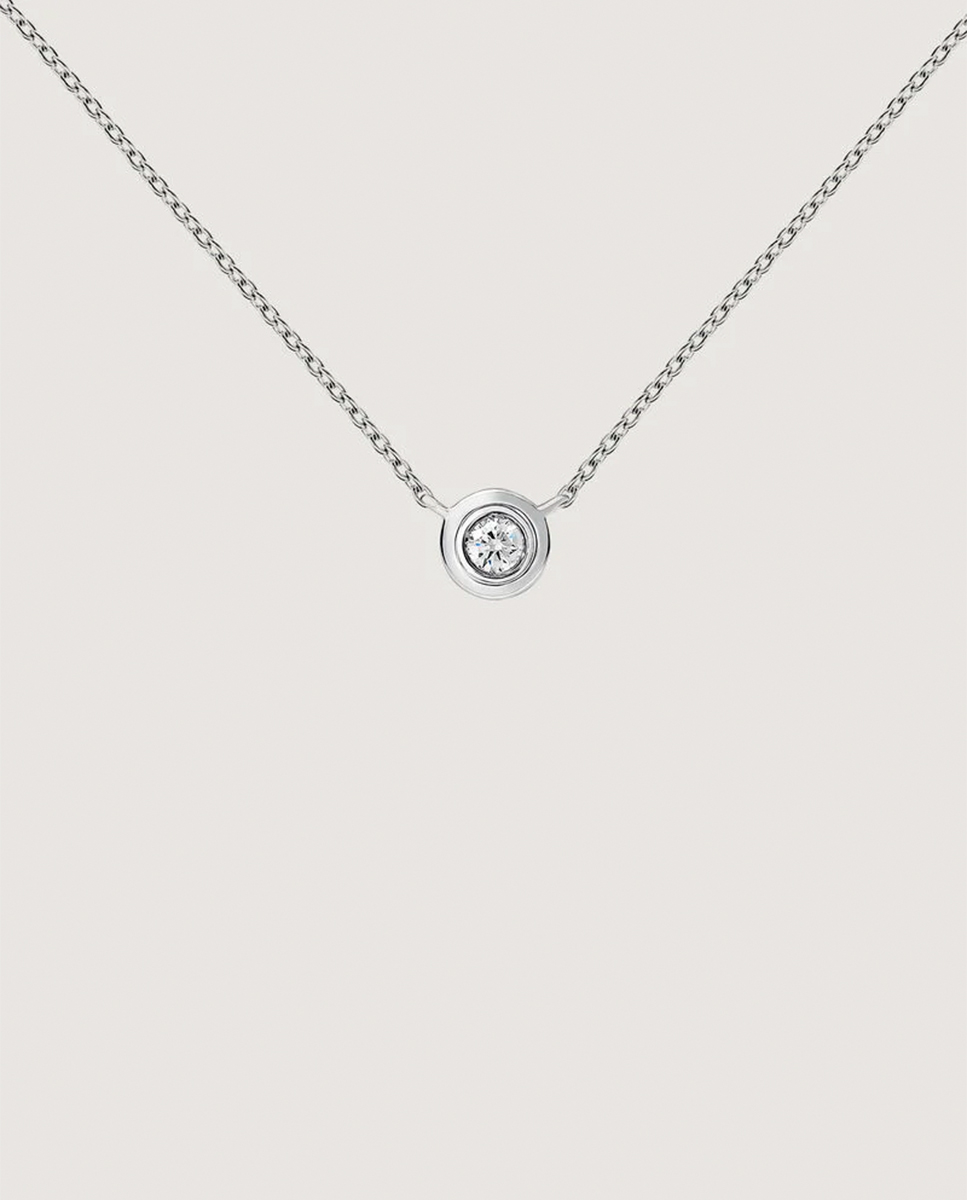 18K white gold pendant with diamond