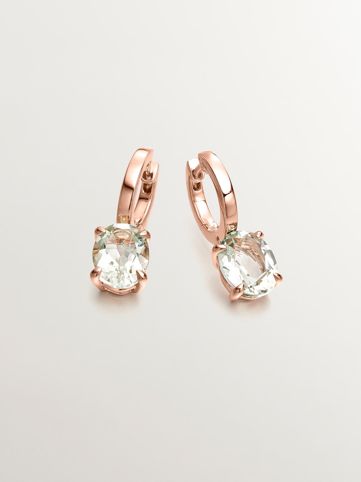 Medium-sized 925 silver hoop earrings bathed in 18K rose gold with green quartz.