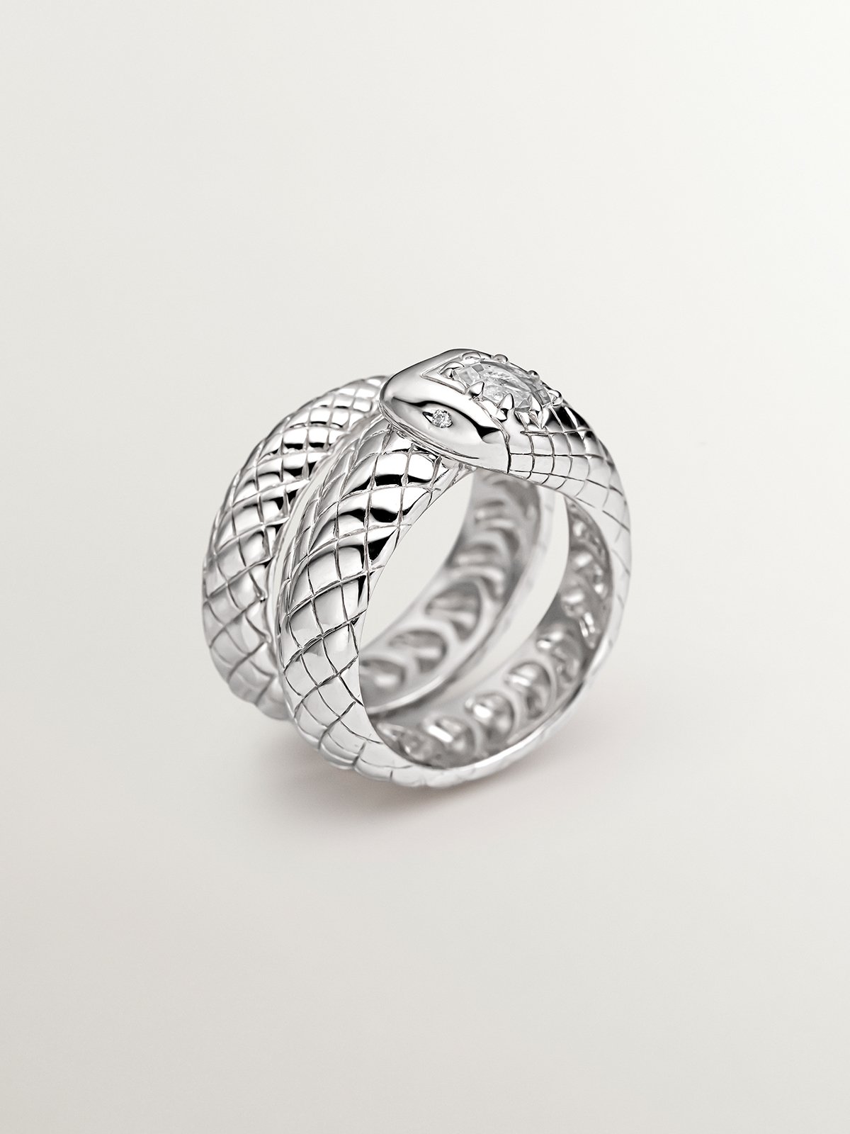 Anillo ancho de plata 925 con forma de serpiente y topacio y zafiros blancos