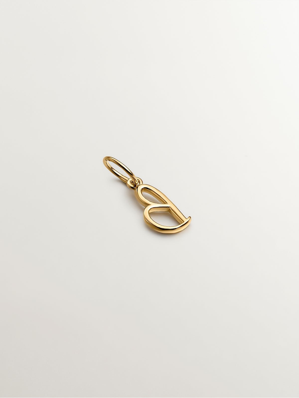 Charm de plata 925 bañada en oro amarillo de 18K con inicial B