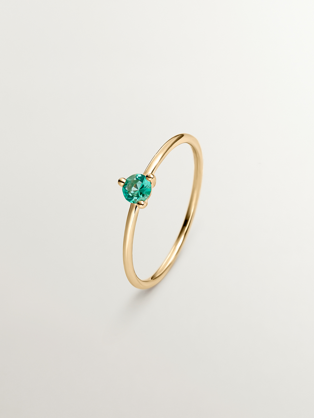 9K Yellow Gold Ring with Green Emerald