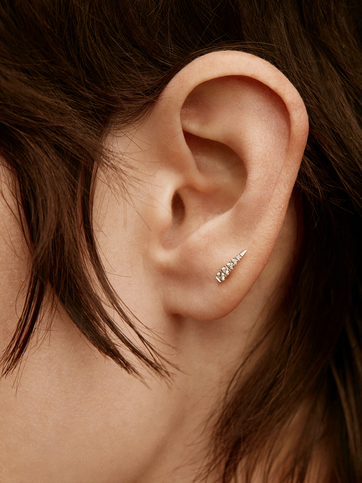 Boucle d'oreille individuelle en or blanc 9K avec diamants
