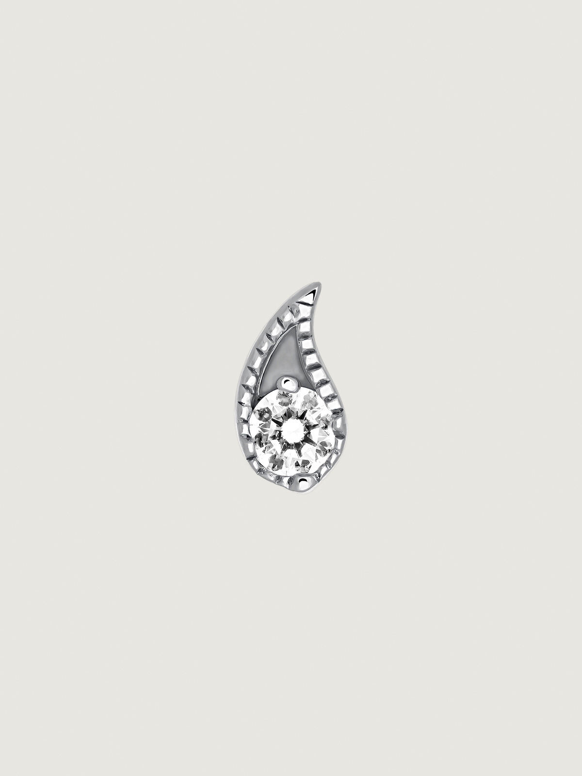 9K white gold piercing with diamonds and teardrop shape.