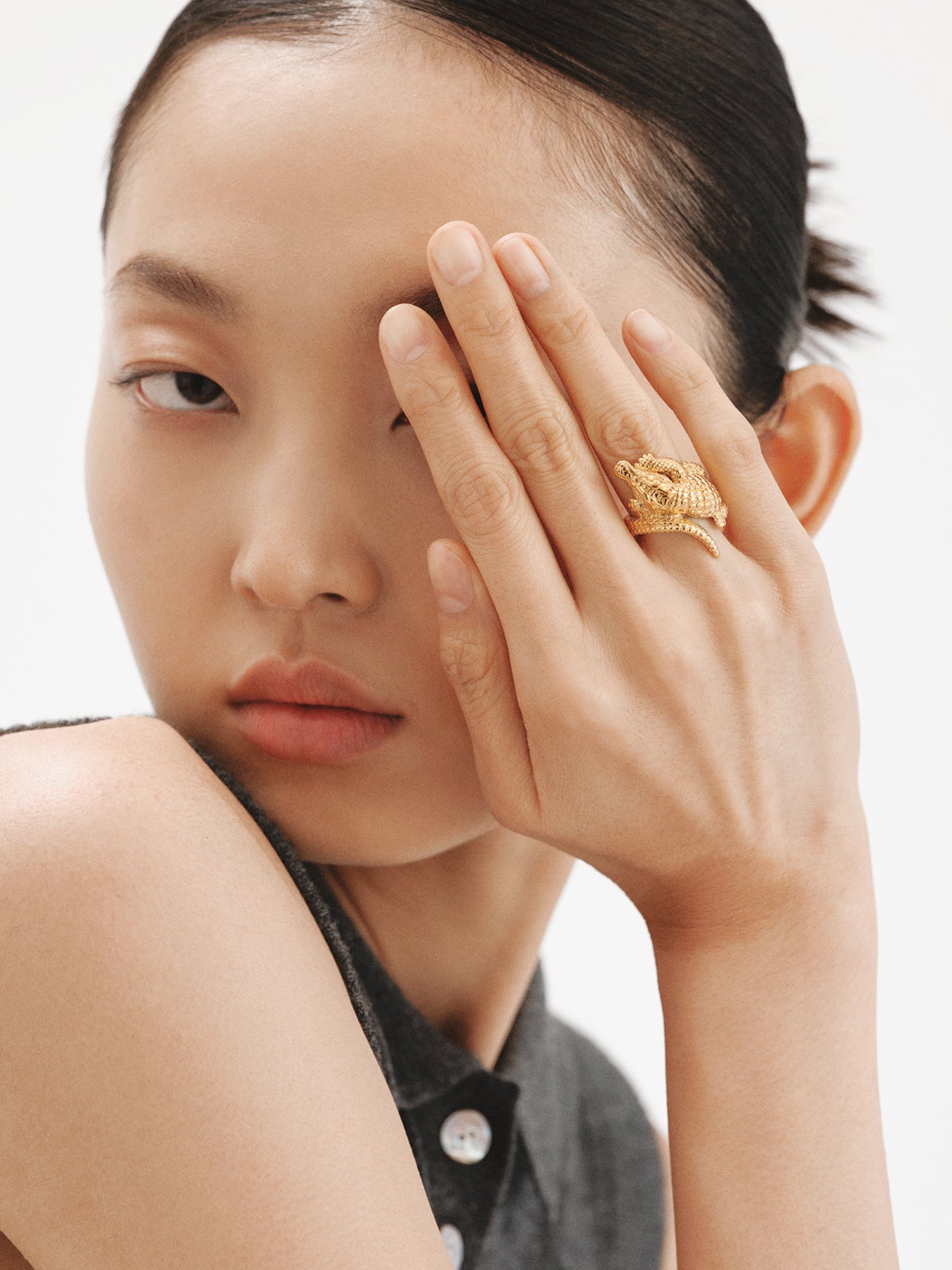 925 Silver wide ring, dipped in 18K yellow gold, in the shape of a crocodile.