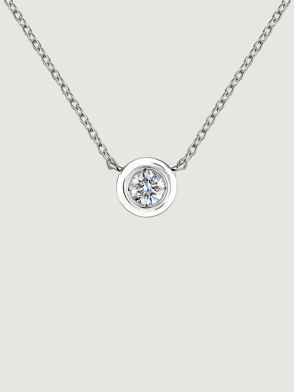 18K white gold pendant with diamond