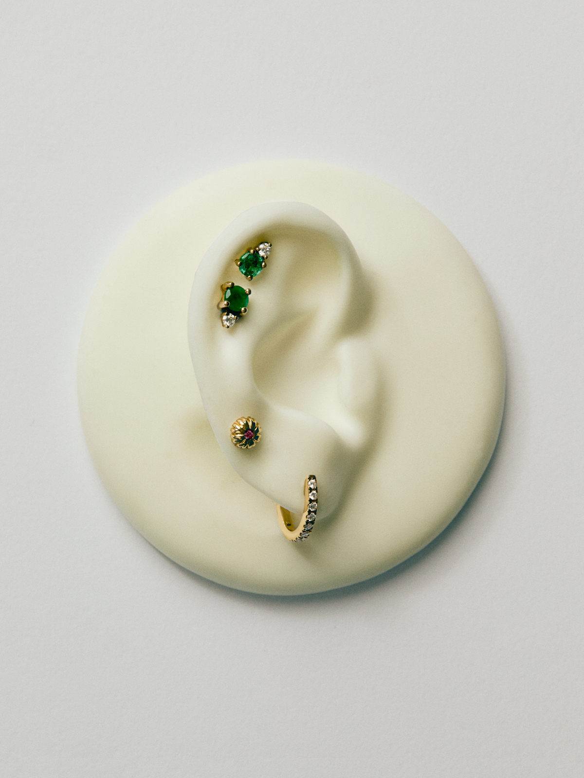 Look Pendientes esmeralda y criolla