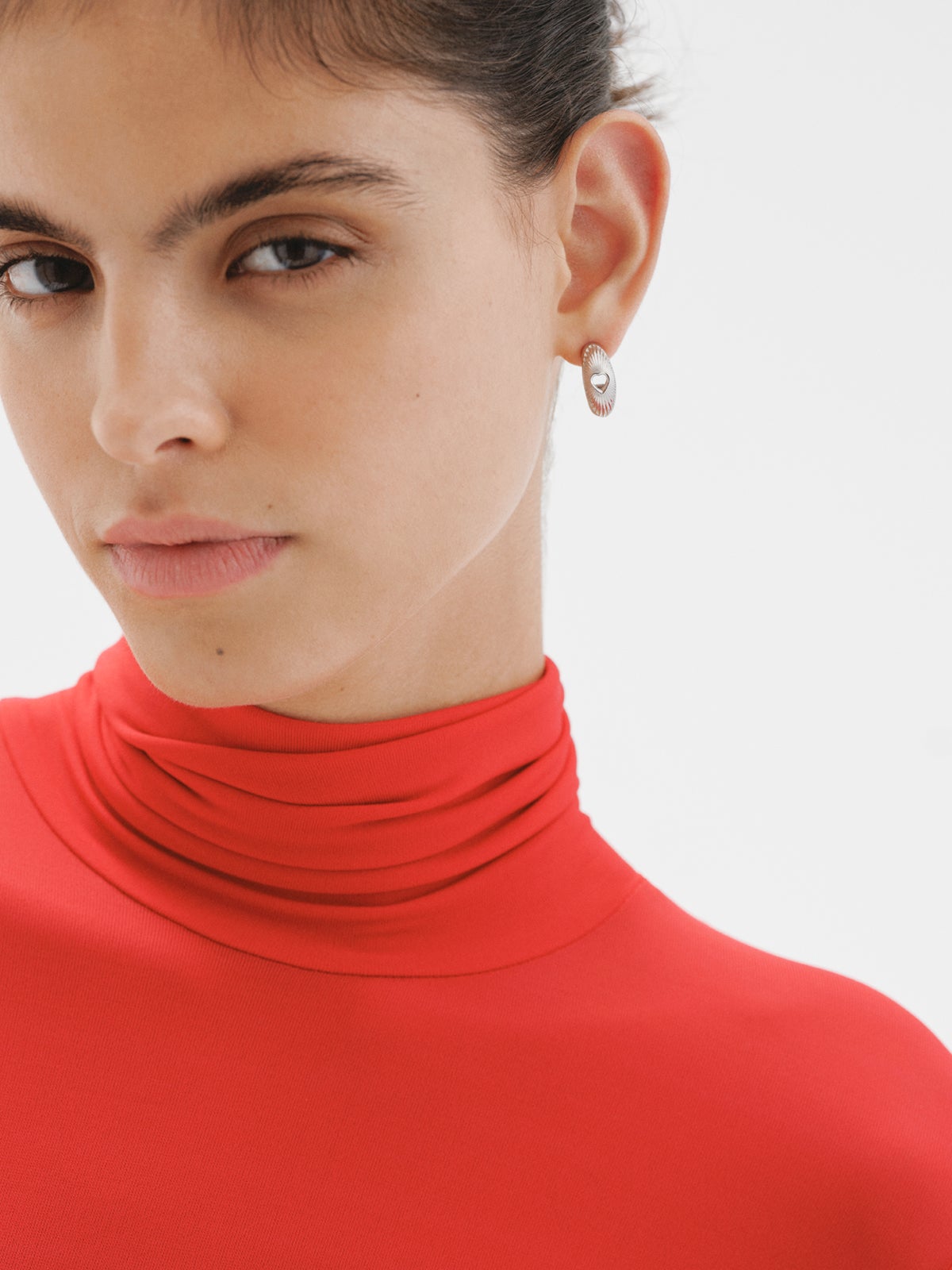 925 silver hoop earrings with heart and guilloché texture