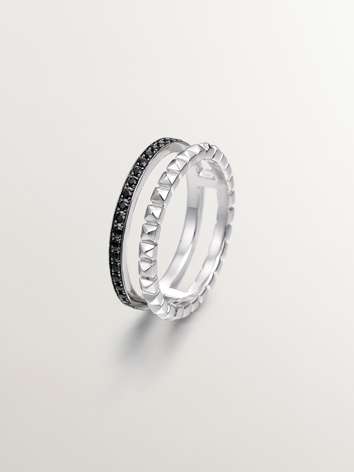925 Silver double ring with embossing and black spinels.